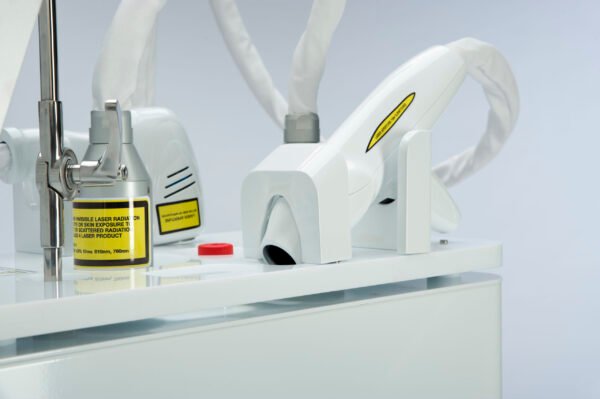 XLASE PLUS – multifunkcinė lazerinė platforma (Aleksandrito ir diodo lazeris viename, ND:YAG, QS ND:YAG, Er:YAG, CPL)