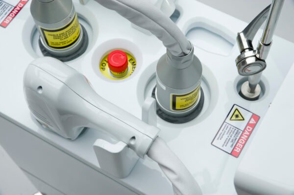 XLASE PLUS – multifunkcinė lazerinė platforma (Aleksandrito ir diodo lazeris viename, ND:YAG, QS ND:YAG, Er:YAG, CPL)