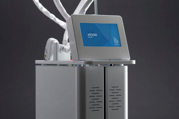 XLASE PLUS – multifunkcinė lazerinė platforma (Aleksandrito ir diodo lazeris viename, ND:YAG, QS ND:YAG, Er:YAG, CPL)